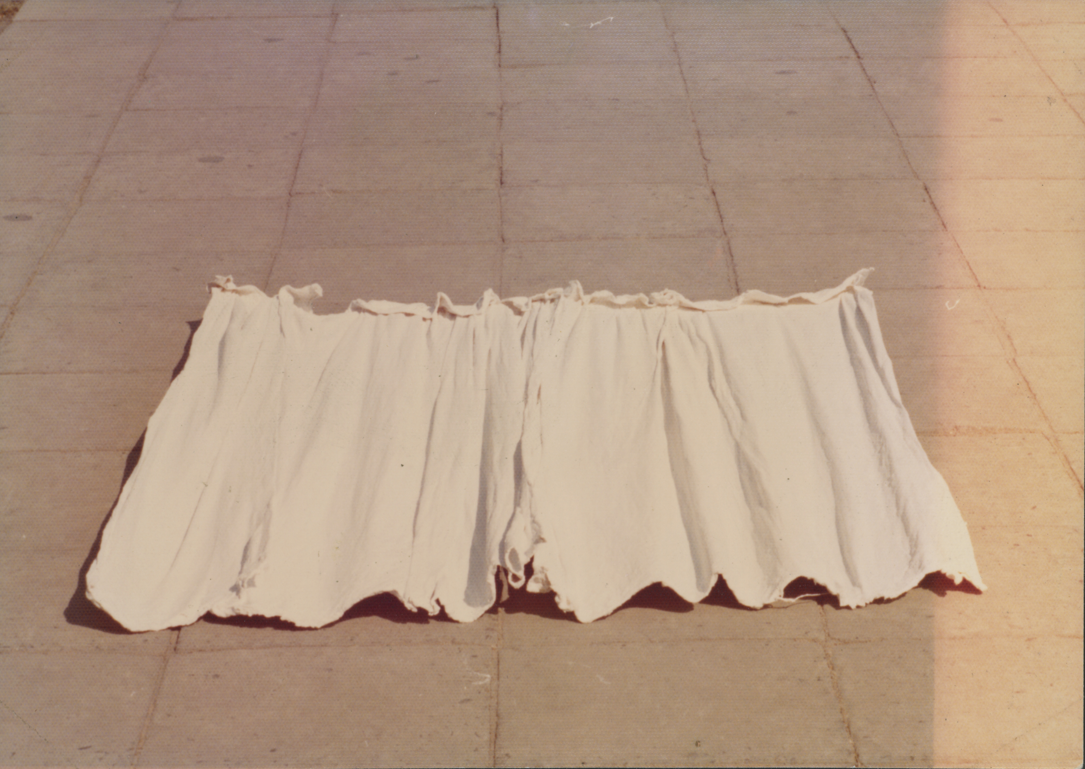 <빨-커튼 바람> 인화사진