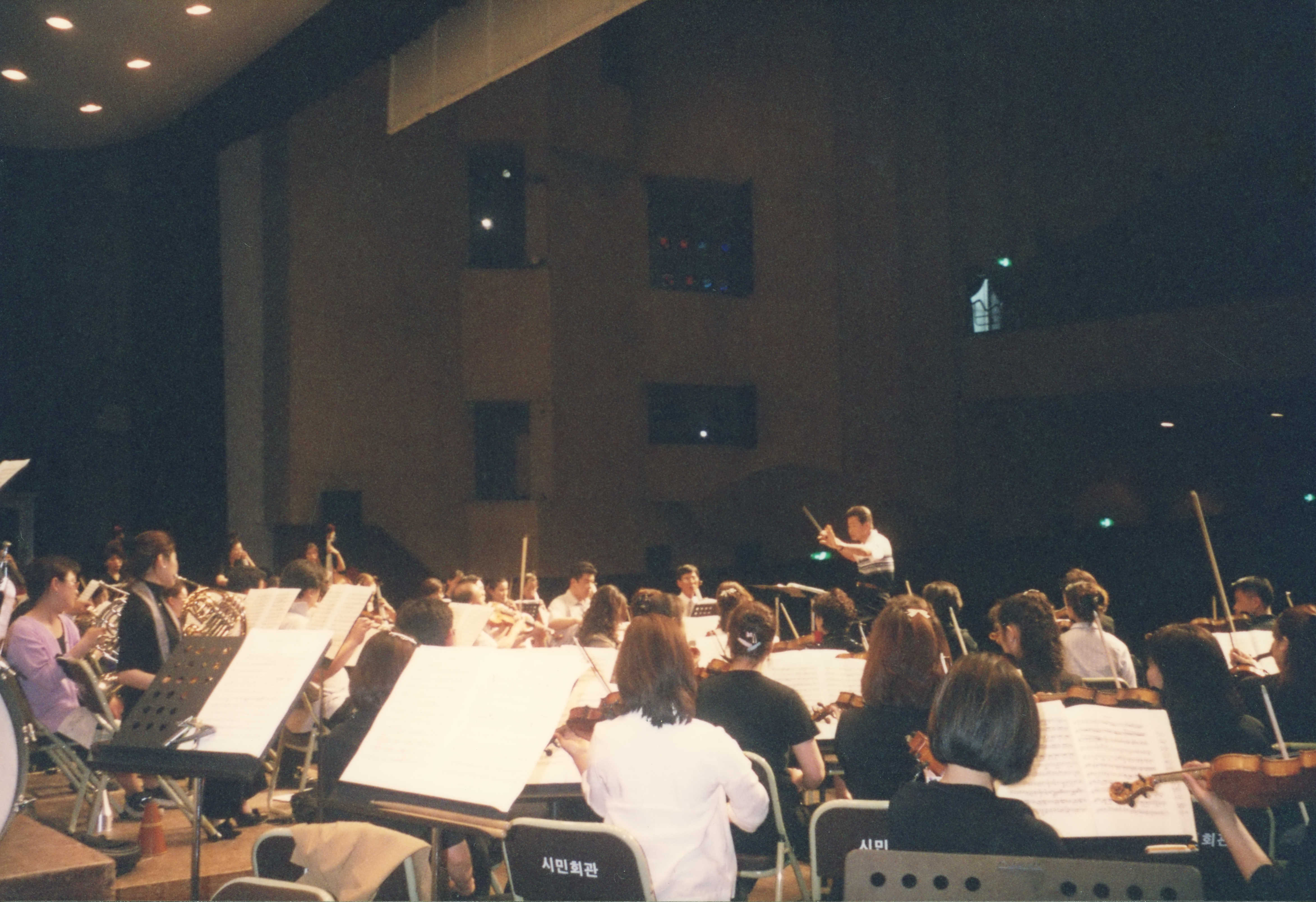 연주회 리허설과 첼리스트 개인연습 인화사진