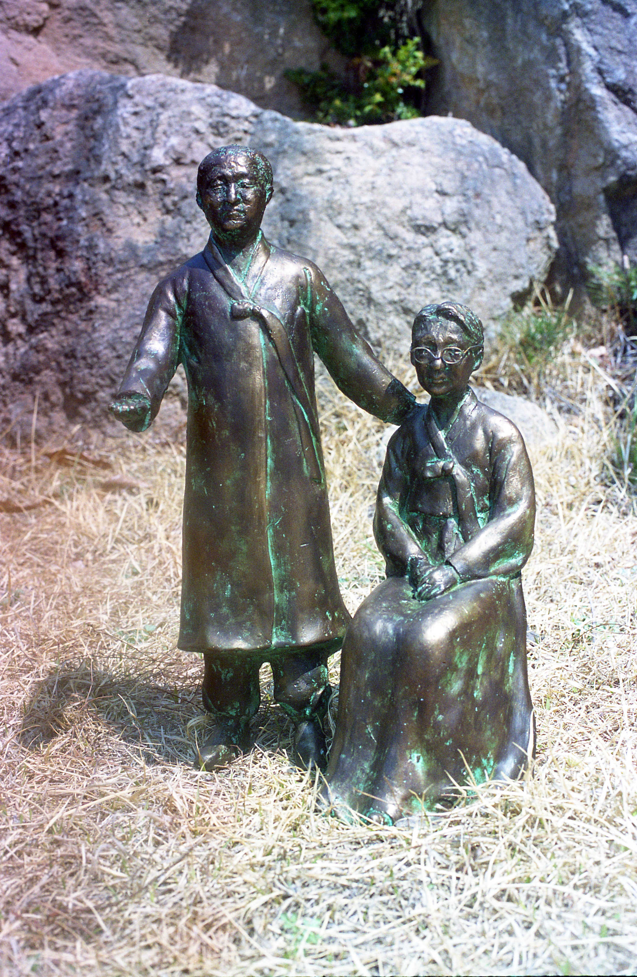 부산여대 시설물 <溫故知新(온고지신)> 필름