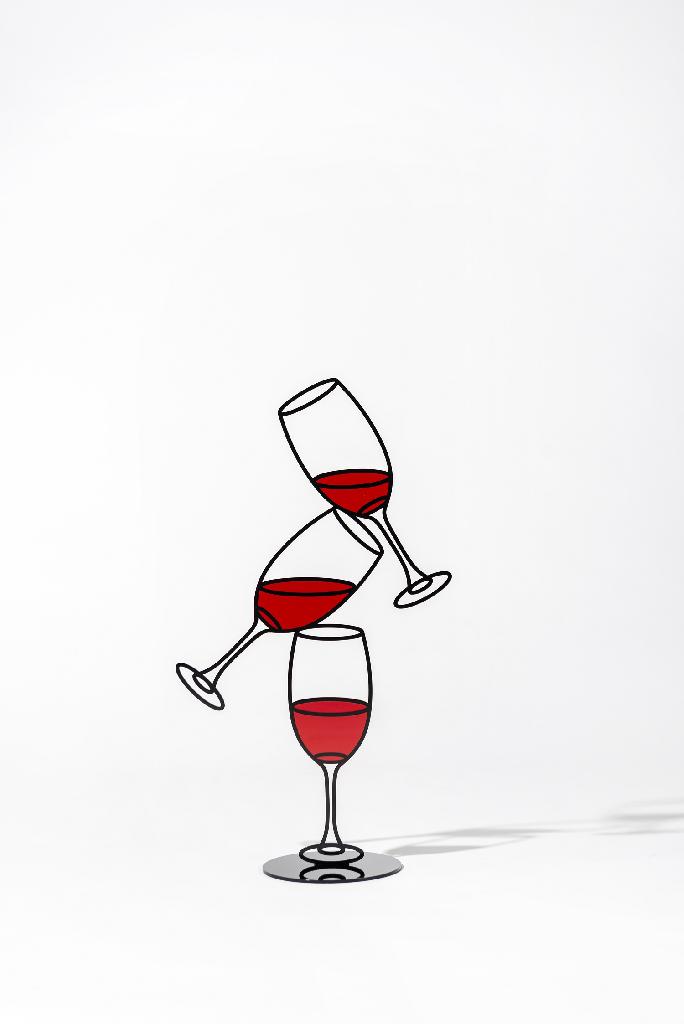 와인잔 3개 (Three glasses  of wine)
